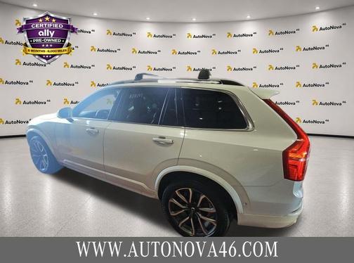 Crystal White Pearl 2019 Volvo XC90 T6 Momentum