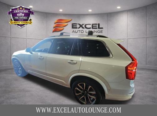 Crystal White Pearl 2019 Volvo XC90 T6 Momentum