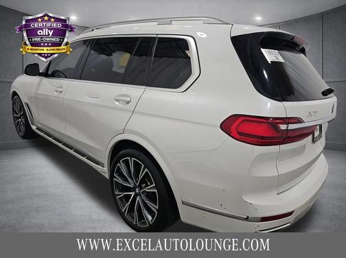 Mineral White Metallic 2022 BMW X7 xDrive40i