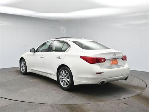 2015 INFINITI Q50 Premium