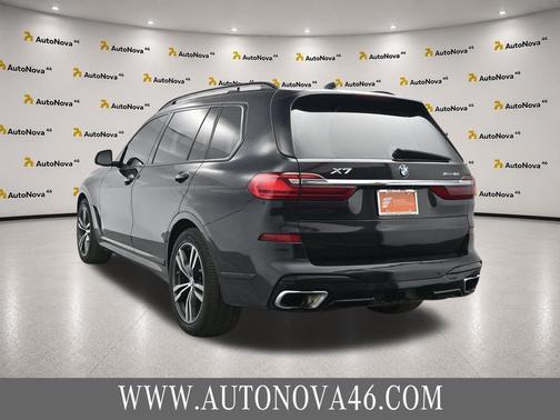 Black Sapphire Metallic 2021 BMW X7 xDrive40i