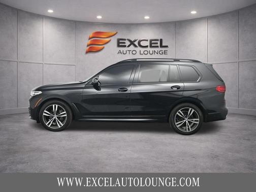 Black Sapphire Metallic 2021 BMW X7 xDrive40i