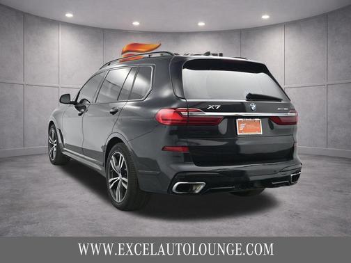 Black Sapphire Metallic 2021 BMW X7 xDrive40i