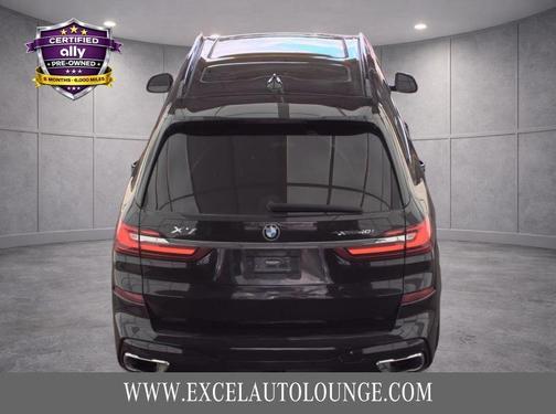 Black Sapphire Metallic 2021 BMW X7 xDrive40i