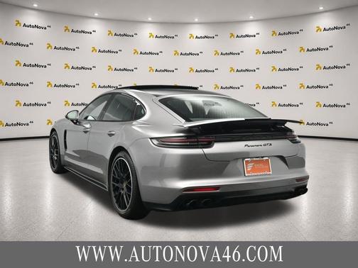 Carmine Red 2019 Porsche Panamera GTS