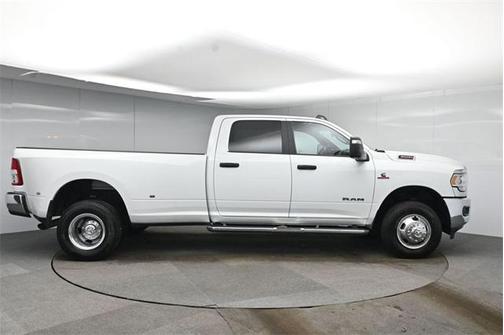 2024 RAM 3500 Big Horn Crew Cab 4x4 8' Box