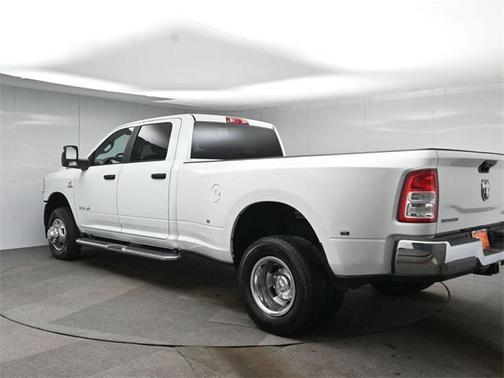 2024 RAM 3500 Big Horn Crew Cab 4x4 8' Box