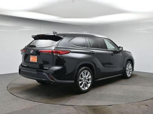2022 Toyota Highlander Limited