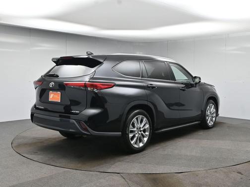 2022 Toyota Highlander Limited