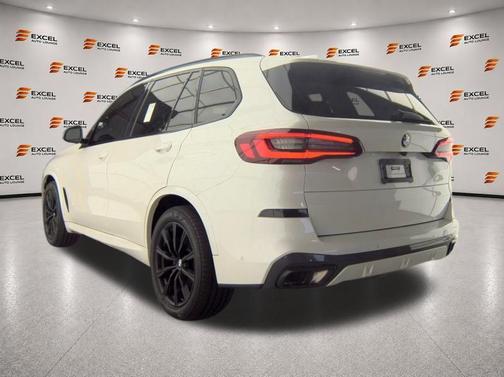 Mineral White Metallic 2022 BMW X5 xDrive40i