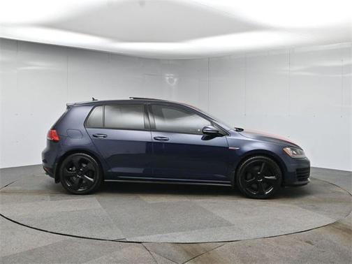 2017 Volkswagen Golf GTI 2.0T SE 4-Door