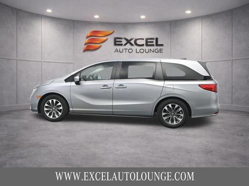 Silver 2021 Honda Odyssey EX-L