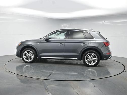 Daytona Gray Pearl 2021 Audi Q5 Premium Plus 55 TFSI e quattro S tronic