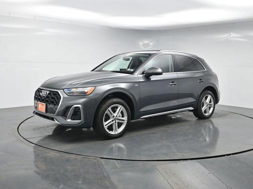 Daytona Gray Pearl 2021 Audi Q5 Premium Plus 55 TFSI e quattro S tronic