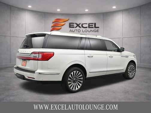 White 2021 Lincoln Navigator Reserve
