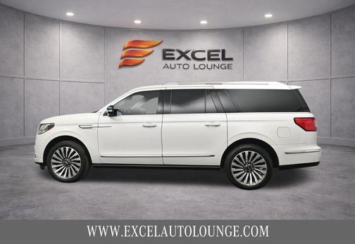 White 2021 Lincoln Navigator Reserve