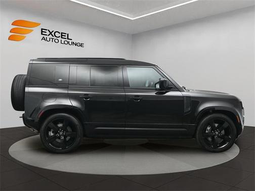 2023 Land Rover Defender 110 X-Dynamic SE