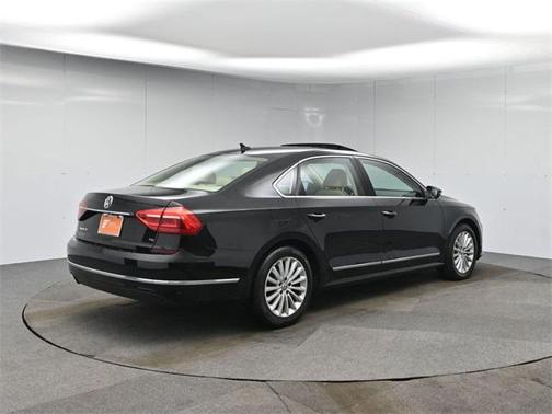 2016 Volkswagen Passat 1.8T SE