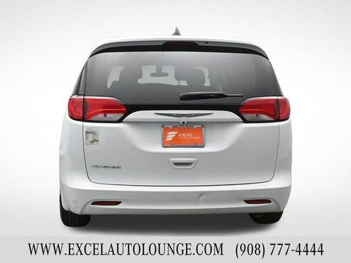 2021 Chrysler Voyager L