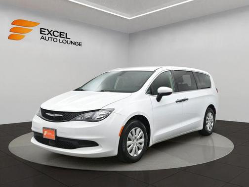 2021 Chrysler Voyager L