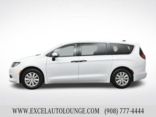 2021 Chrysler Voyager L