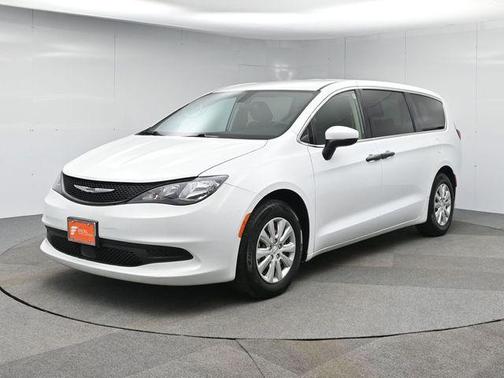 2021 Chrysler Voyager L