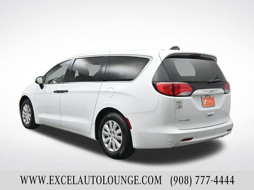 2021 Chrysler Voyager L