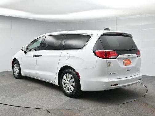 2021 Chrysler Voyager L