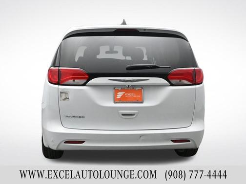 2021 Chrysler Voyager L