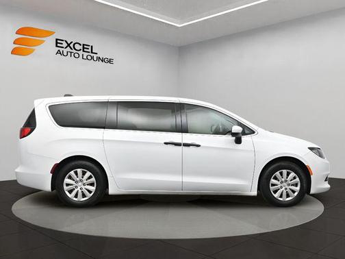 2021 Chrysler Voyager L