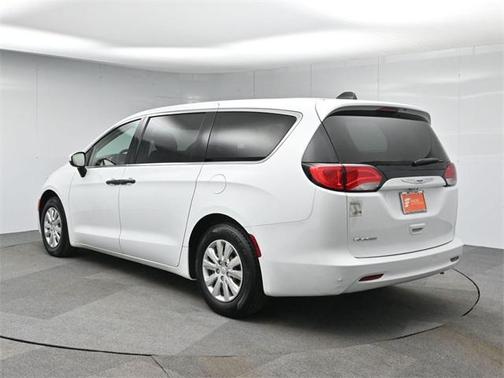 2021 Chrysler Voyager L