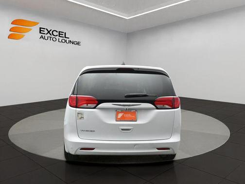 2021 Chrysler Voyager L