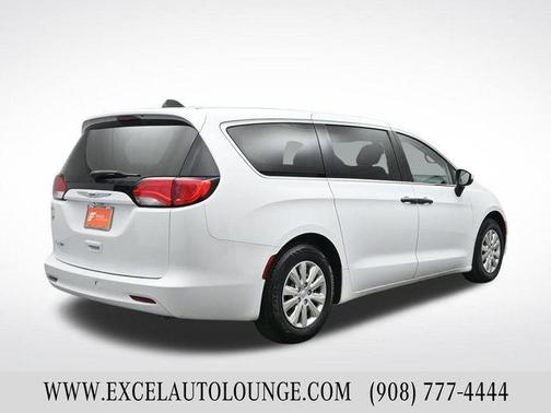 2021 Chrysler Voyager L