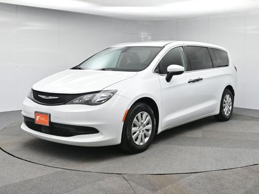 2021 Chrysler Voyager L