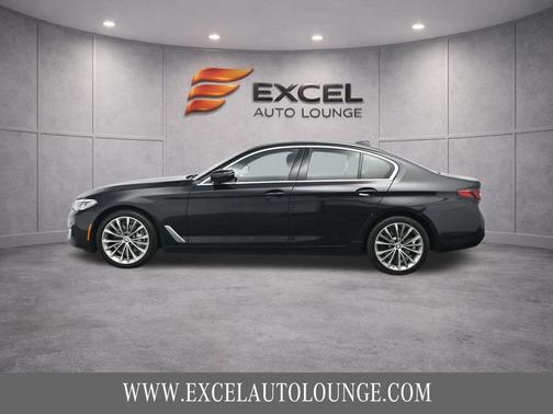 Black Sapphire Metallic 2022 BMW 540 i xDrive