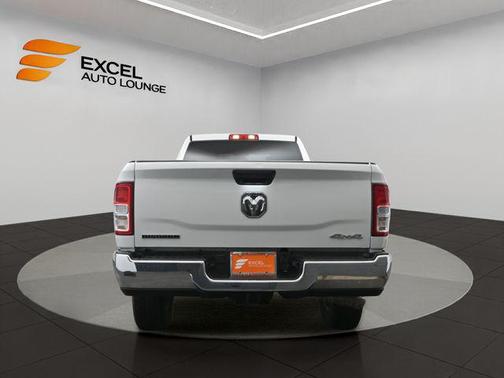 2024 RAM 3500 Big Horn Crew Cab 4x4 8' Box