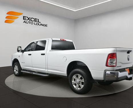 2024 RAM 3500 Big Horn Crew Cab 4x4 8' Box