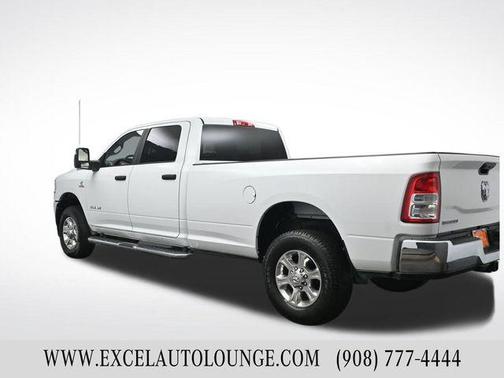 2024 RAM 3500 Big Horn Crew Cab 4x4 8' Box