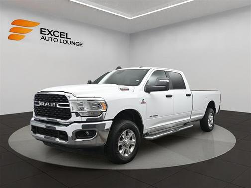 2024 RAM 3500 Big Horn Crew Cab 4x4 8' Box
