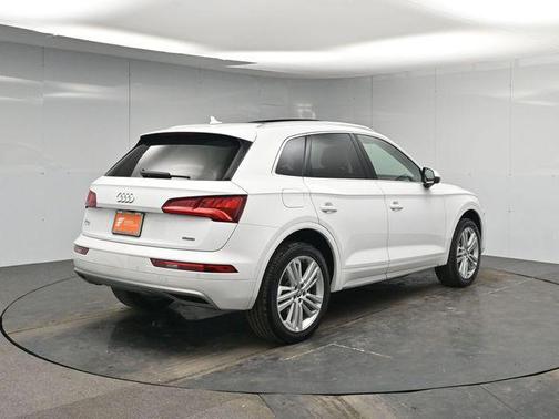 2020 Audi Q5 45 Premium Plus