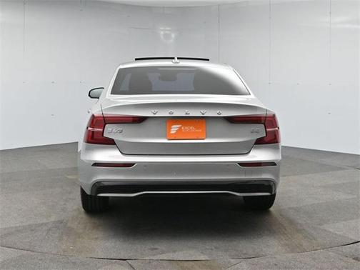 2024 Volvo S60 B5 Core Dark Theme