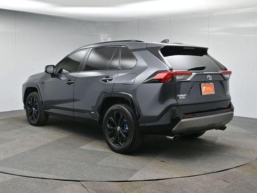 2022 Toyota RAV4 Hybrid SE
