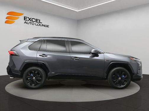2022 Toyota RAV4 Hybrid SE