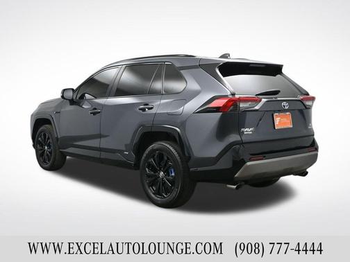 2022 Toyota RAV4 Hybrid SE