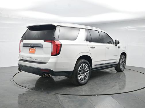 White Frost Tricoat 2023 GMC Yukon Denali Ultimate