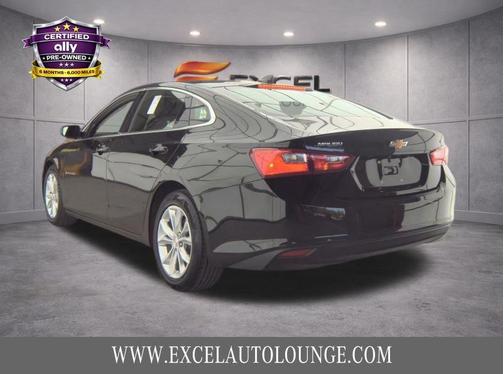 Mosaic Black Metallic 2024 Chevrolet Malibu FWD 1LT