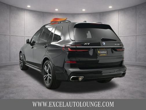 Black Sapphire Metallic 2023 BMW X7 xDrive40i