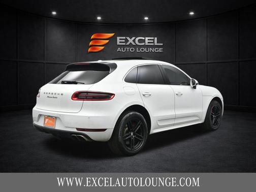 2015 Porsche Macan Turbo