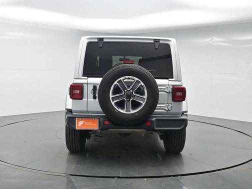 Silver Zynith Clearcoat 2022 Jeep Wrangler Unlimited Sahara