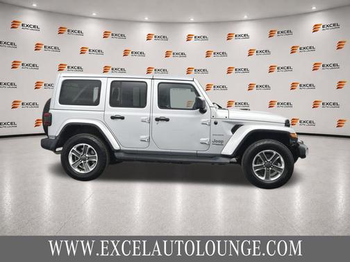Silver Zynith Clearcoat 2022 Jeep Wrangler Unlimited Sahara